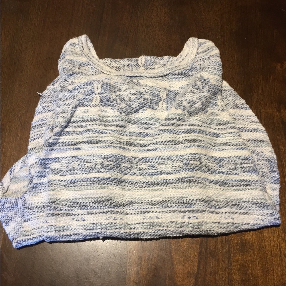 BLUE AND WHIT AZTEC SWEATER